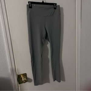 Gymshark 7/8 leggings in grey. NWT.